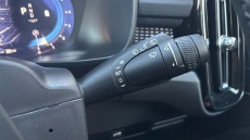 Volvo XC40 2.0 B4P Plus Dark 5dr Auto Petrol Estate